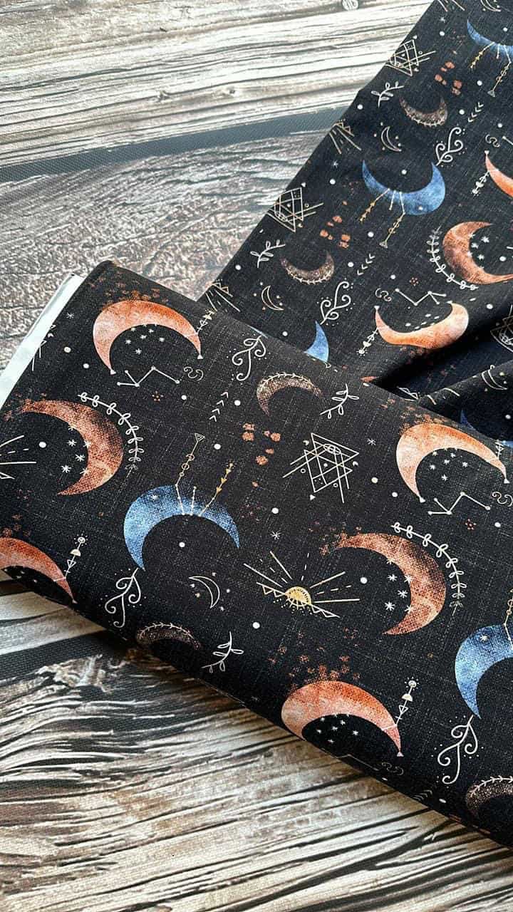 Design. TEPLÁKOVINA - Půlměsíce na černé