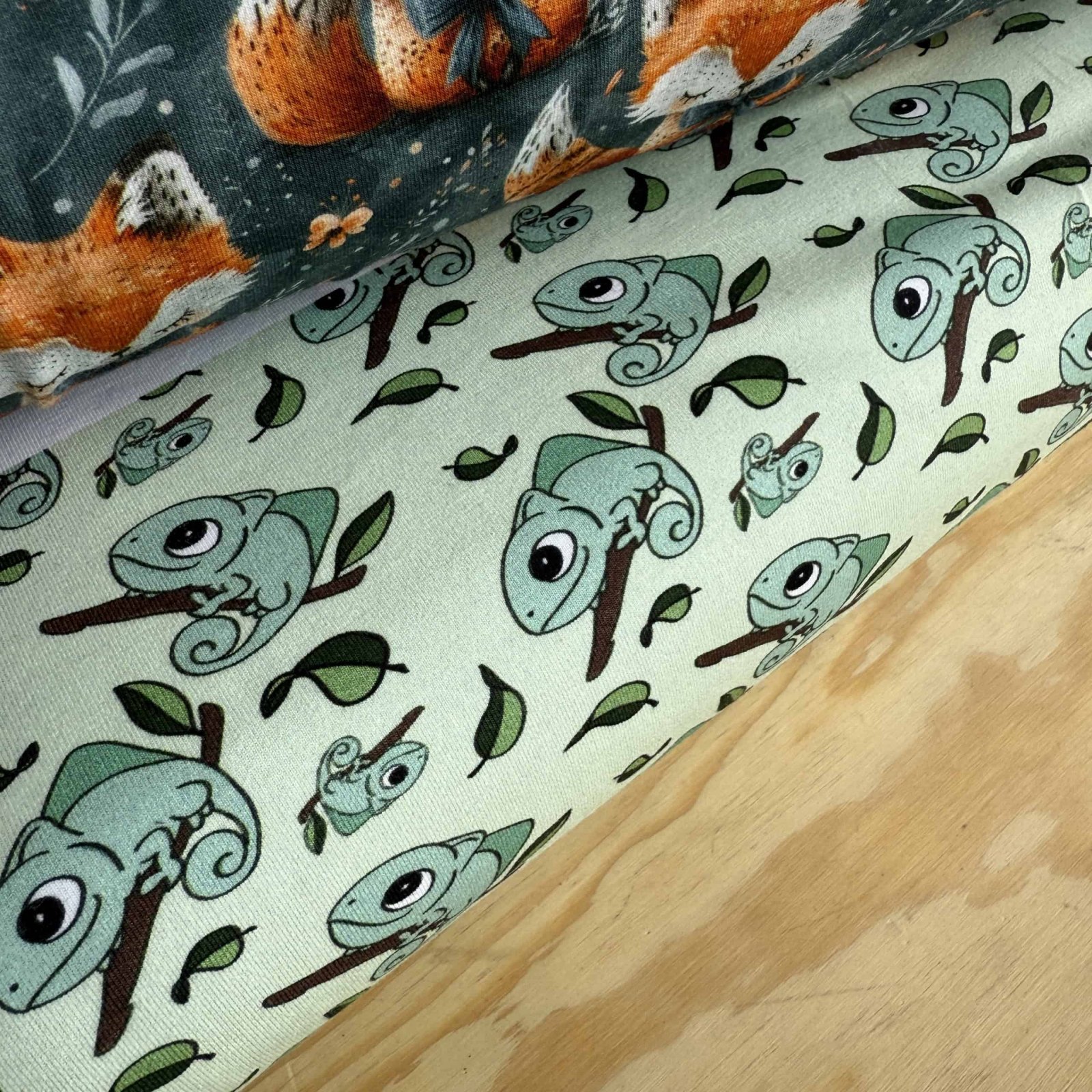 DESIGNOVÝ ÚPLET: Chameleoni s lístky - Obrázek 2
