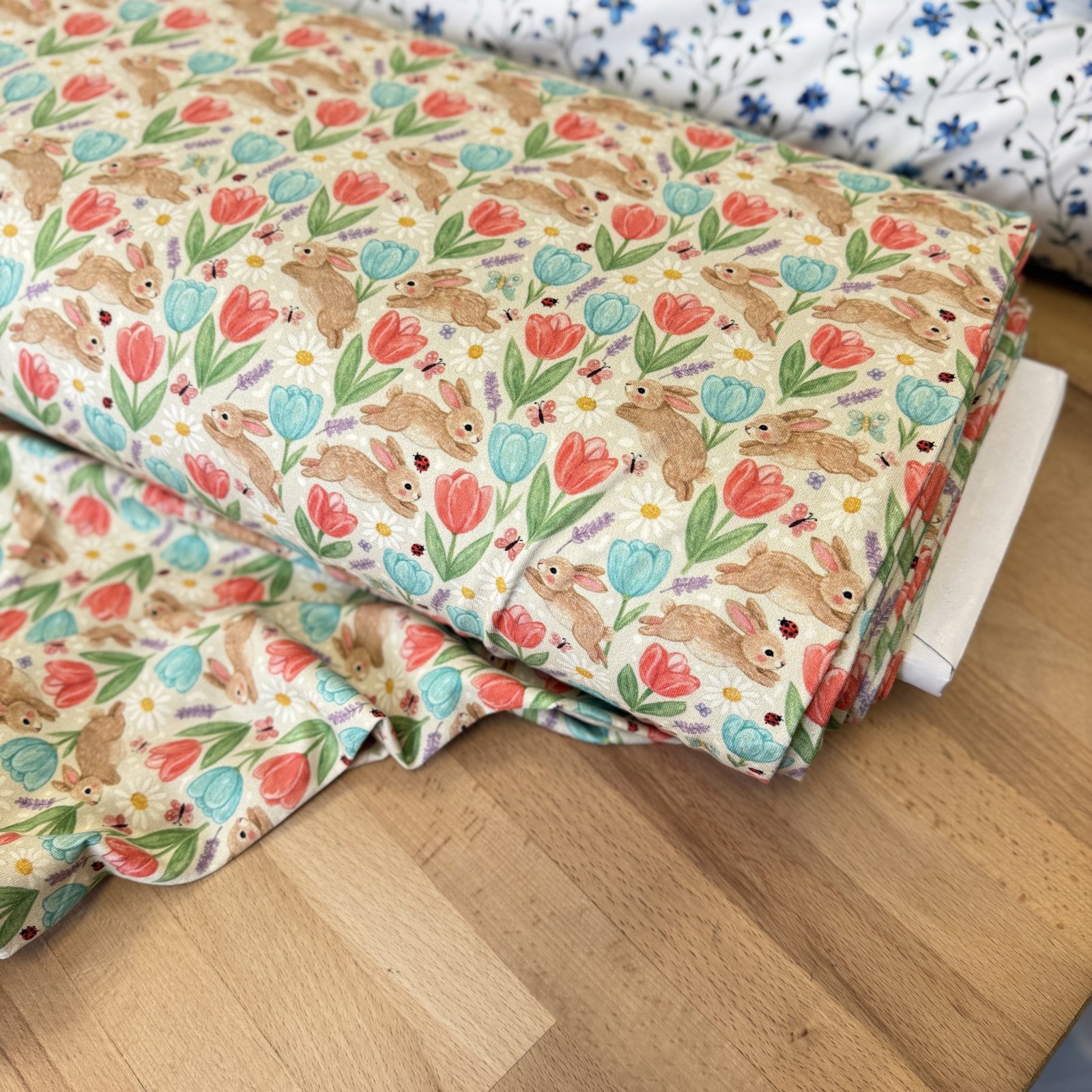 DESIGNOVÝ ÚPLET: Králíčci a tulipány - Obrázek 4