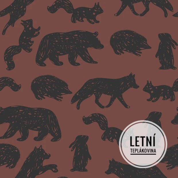 LETNÍ TEPLÁKOVINA Crepe: Černá zvířátka na cihlové-hnědé